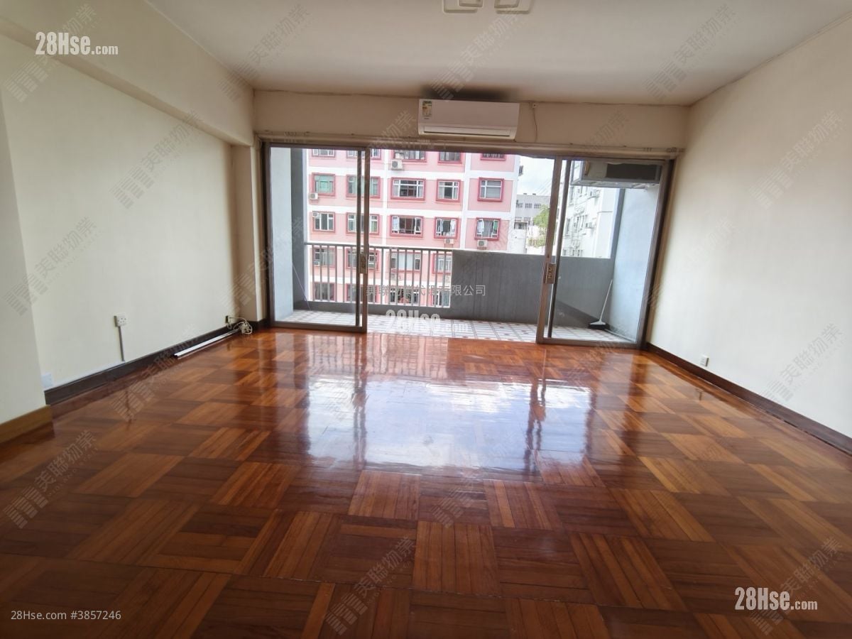 Golden May Mansion Sell 3 Bedrooms , 2 Bathrooms 1,468 ft²