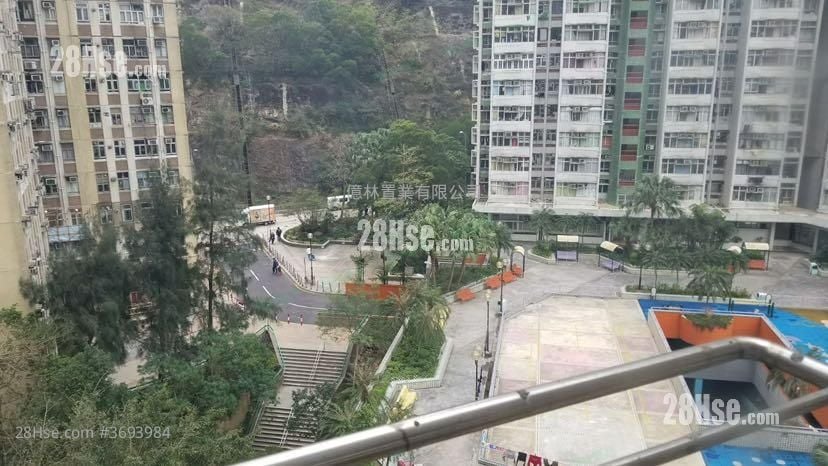 Hong Wah Court Rental 2 Bedrooms , 1 Bathroom 380 ft²