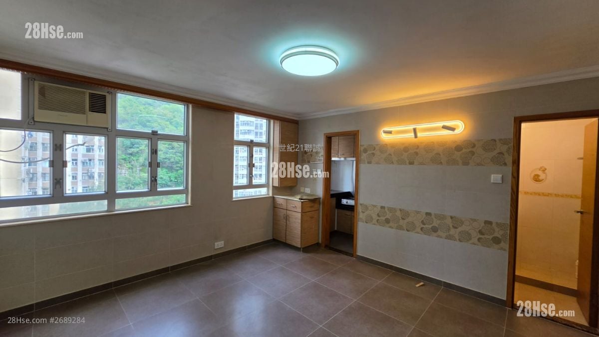 Hong Wah Court Rental 2 Bedrooms , 1 Bathroom 380 ft²