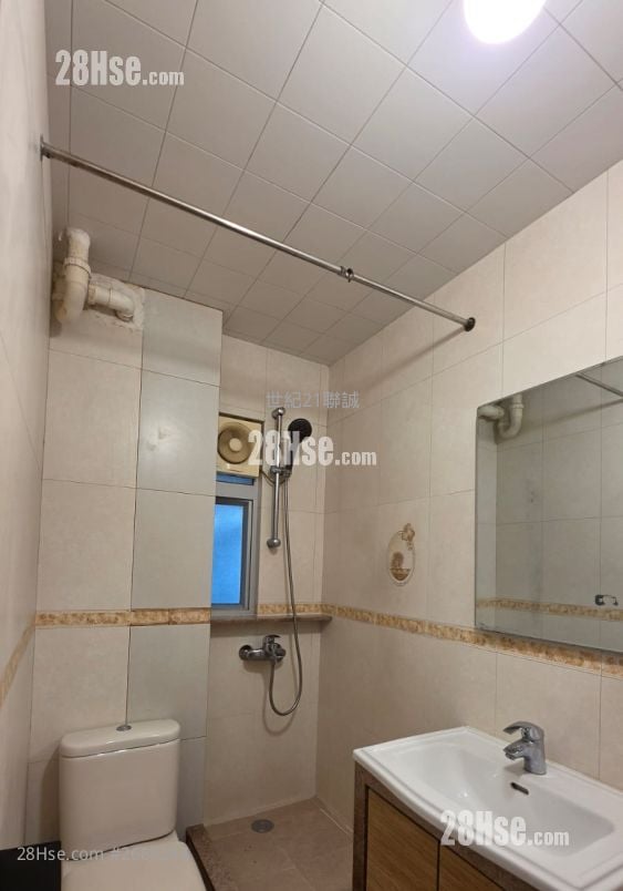 Hong Wah Court Rental 2 Bedrooms , 1 Bathroom 380 ft²