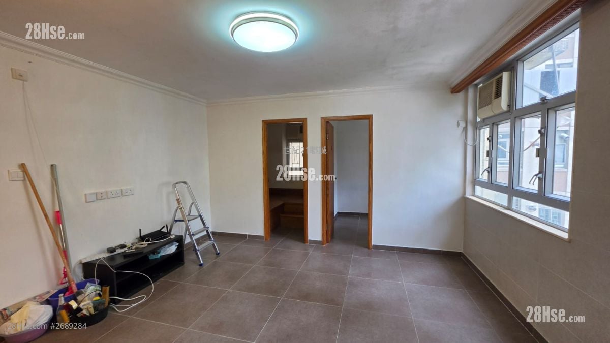 Hong Wah Court Rental 2 Bedrooms , 1 Bathroom 380 ft²