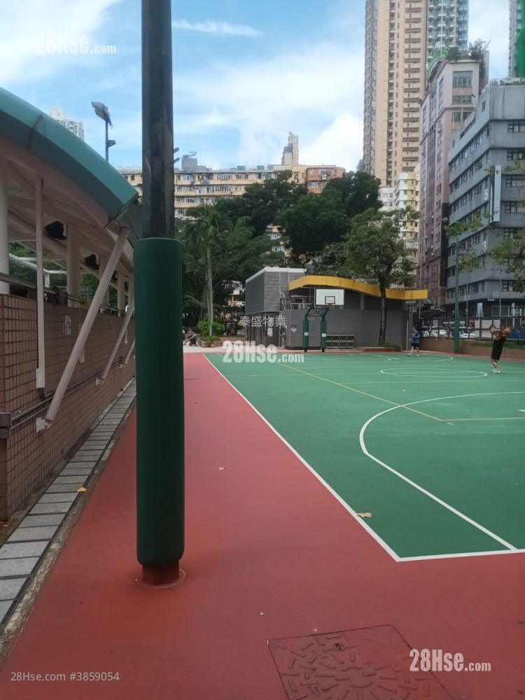 榮富苑 租盤 3 房 , 1 浴室 480 平方呎