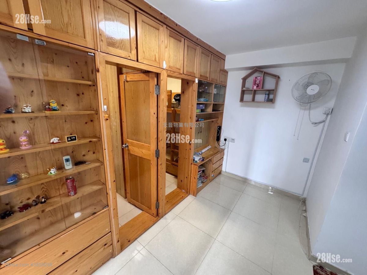 Crayon Building Sell 2 Bedrooms , 1 Bathroom 269 ft²
