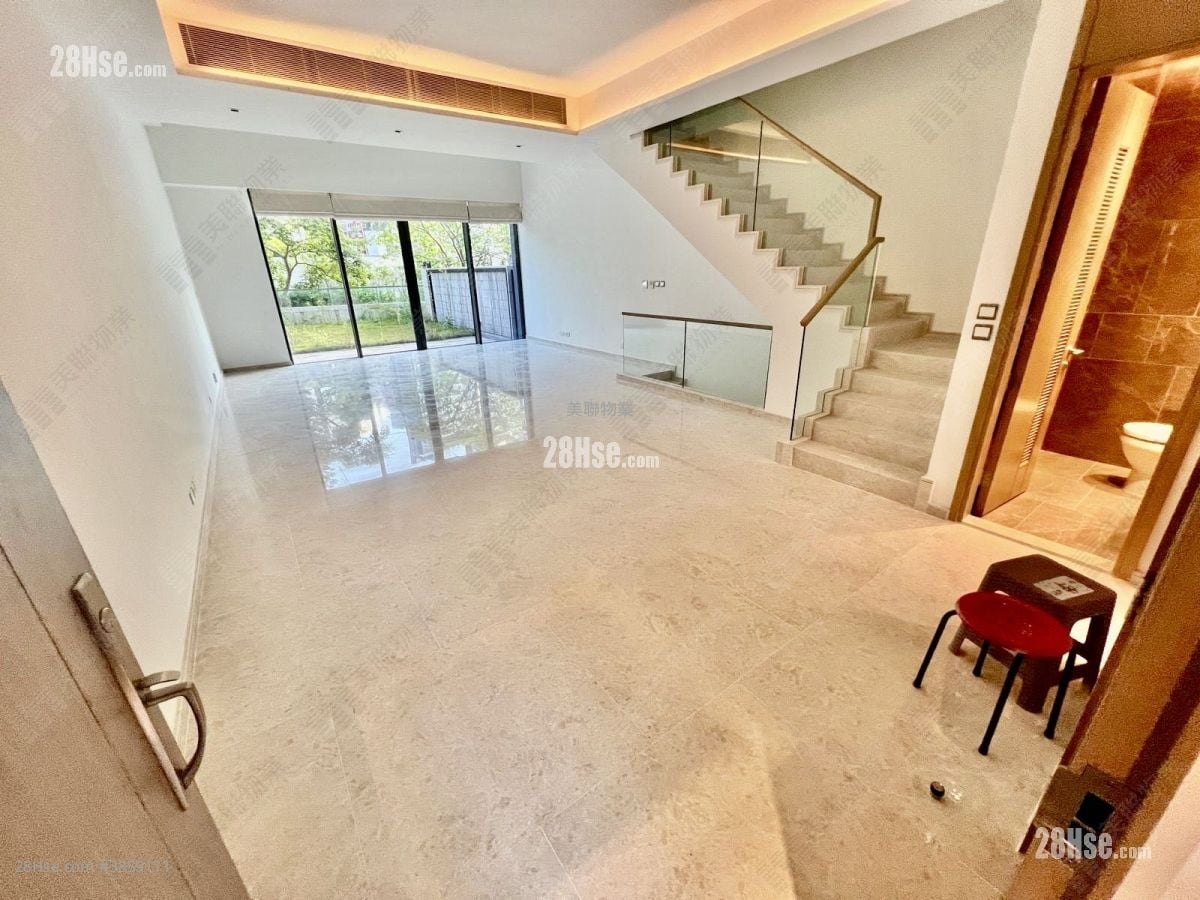 living room: St Barths Sell 3 Bedrooms , 4 Bathrooms 2,151 ft²