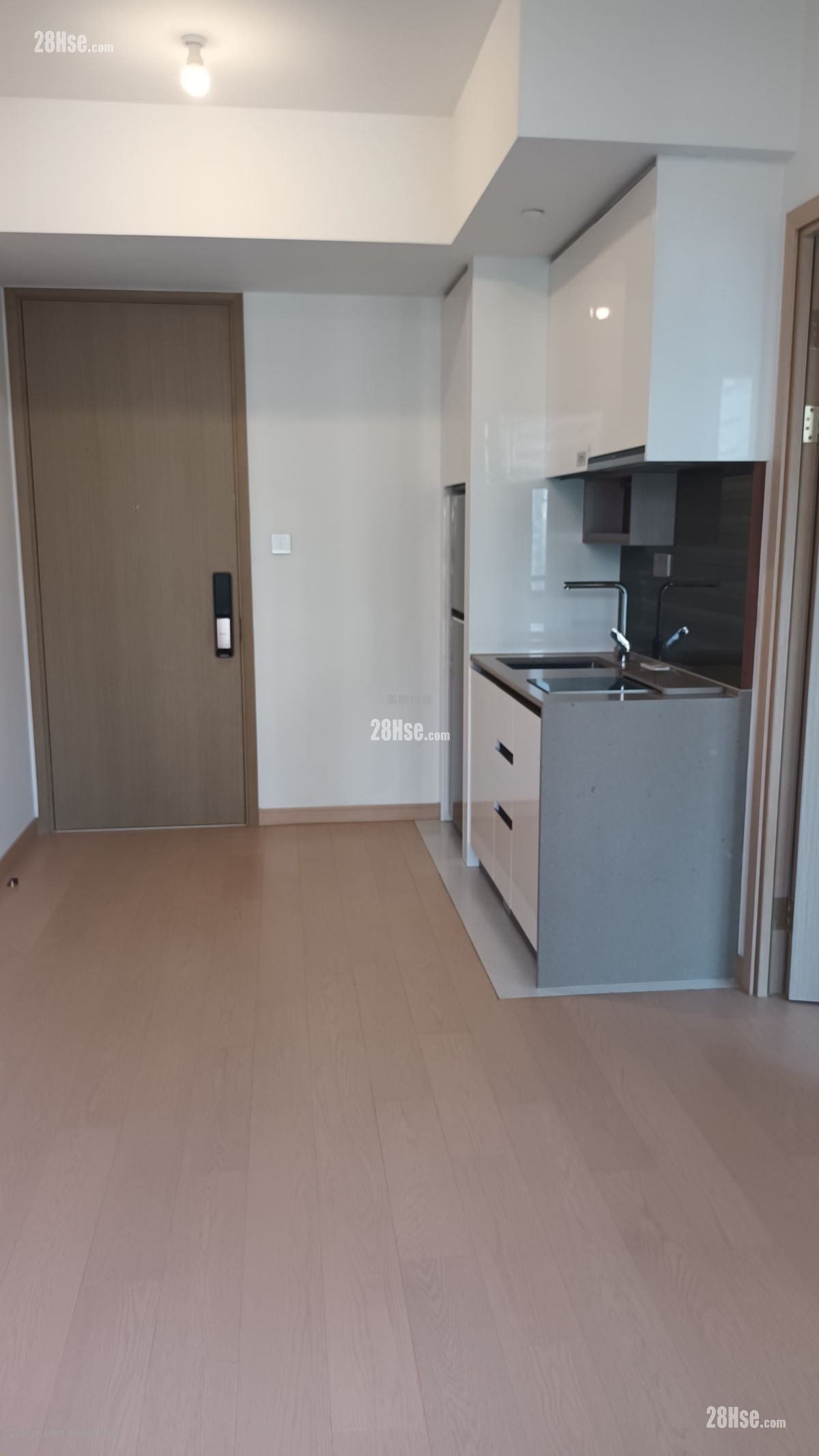 K. Summit Rental 1 Bedroom , 1 Bathroom 333 ft²