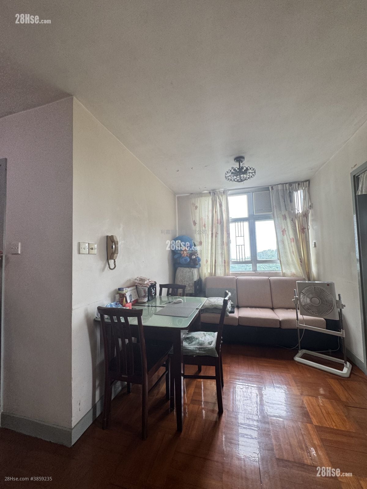 Ching Wah Court Sell 2 Bedrooms 415 ft²