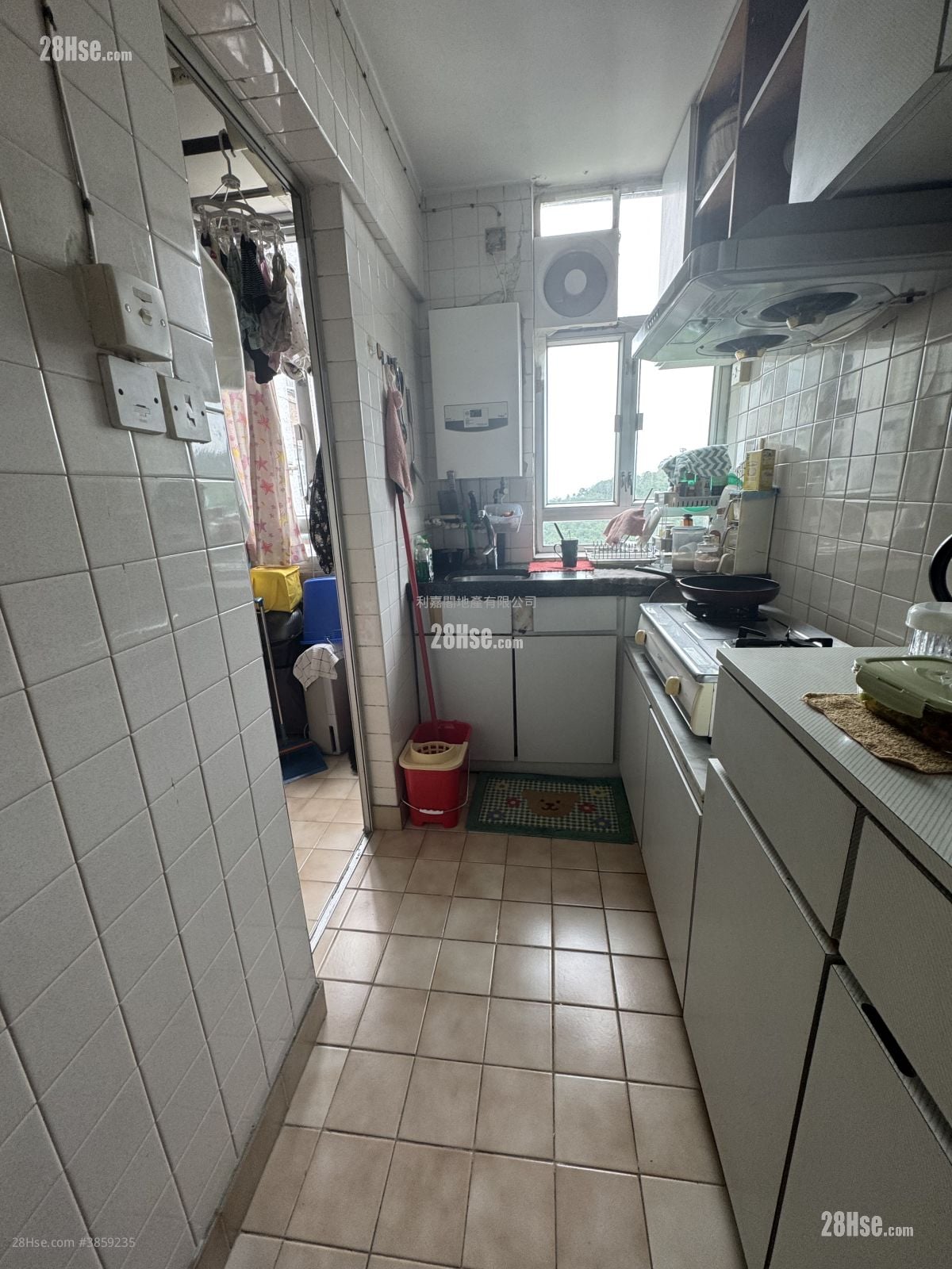 Ching Wah Court Sell 2 Bedrooms 415 ft²