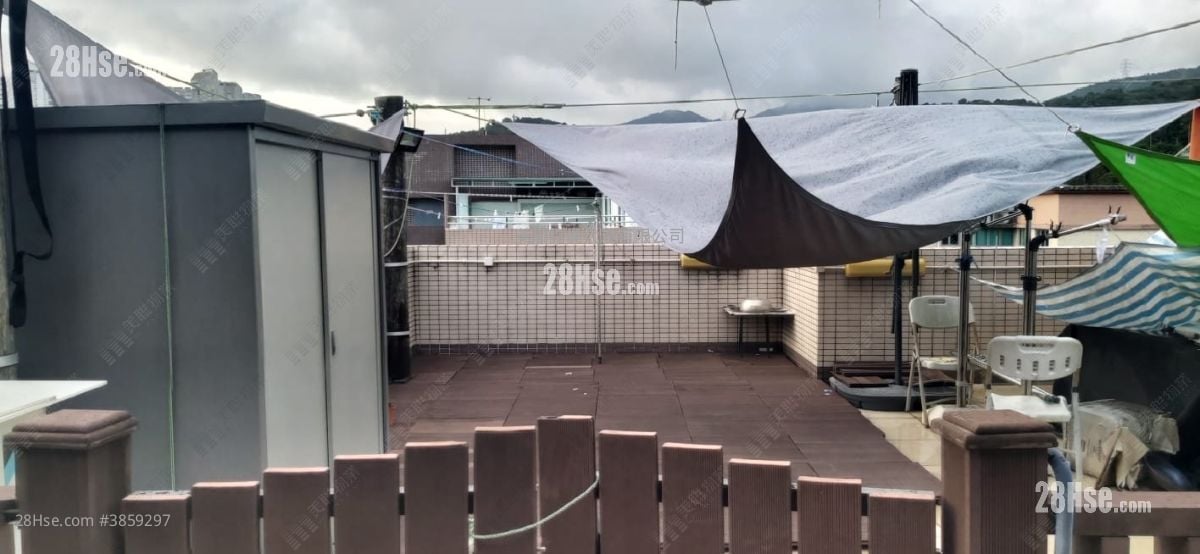 Tai Po Garden Sell 3 Bedrooms 859 ft²