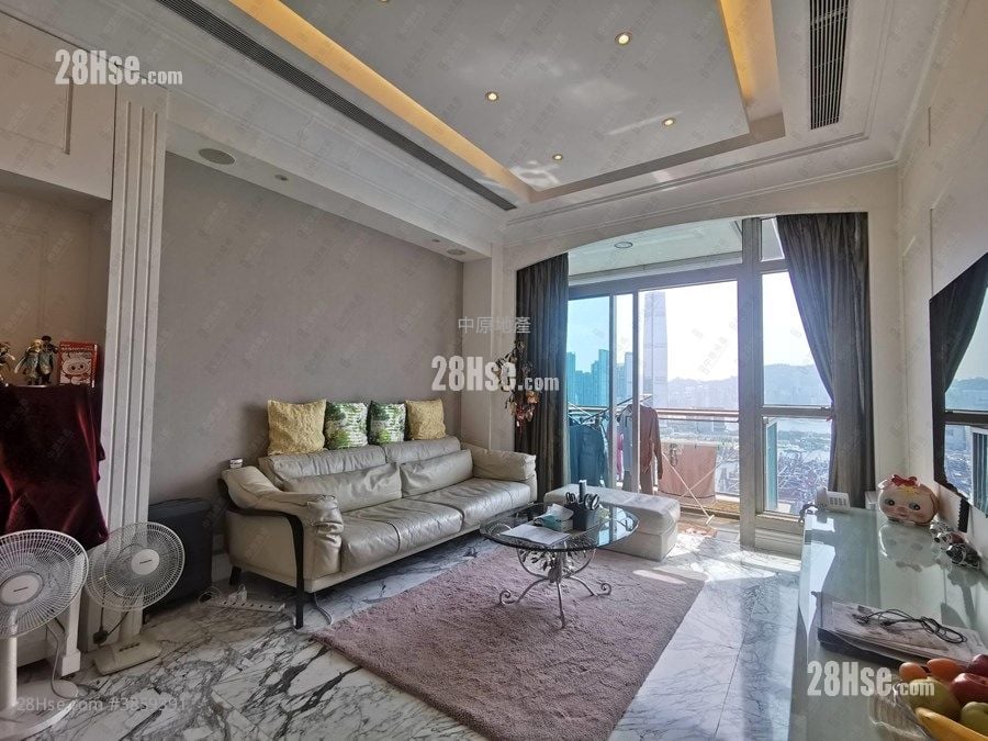 One Silversea Sell 3 Bedrooms , 2 Bathrooms 968 ft²