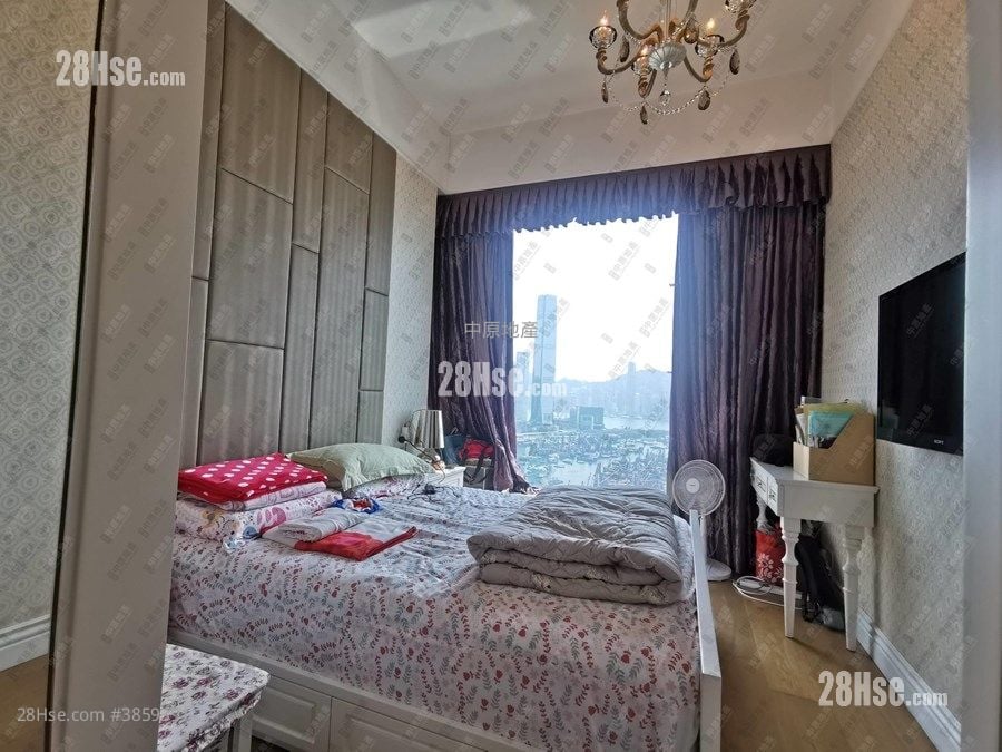 One Silversea Sell 3 Bedrooms , 2 Bathrooms 968 ft²