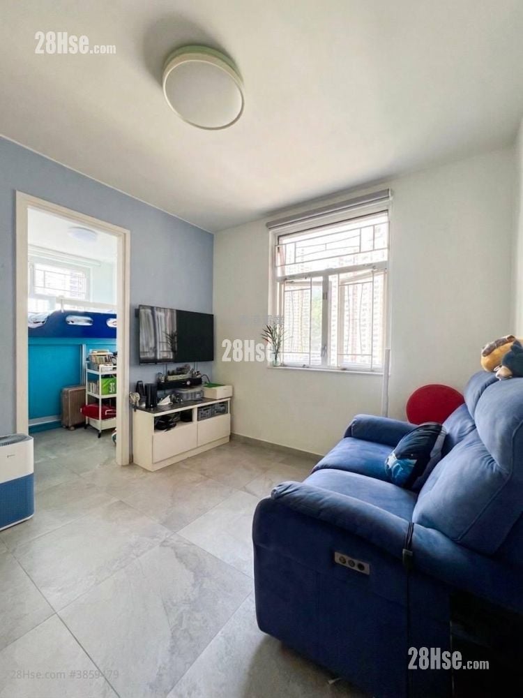 Amoy Gardens Sell 2 Bedrooms , 1 Bathroom 390 ft²