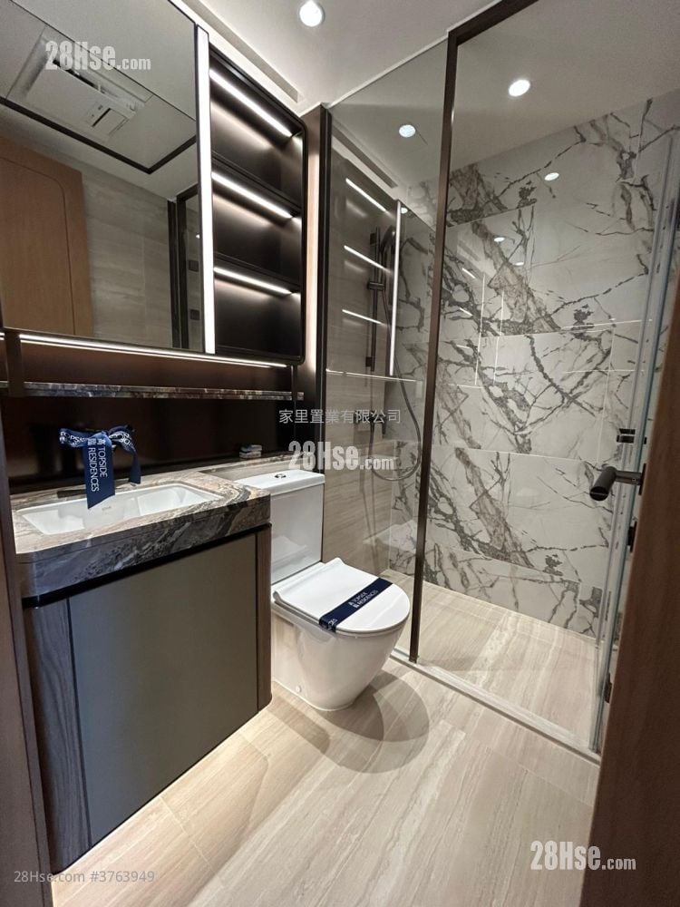 Topside Residence Rental 2 Bedrooms , 1 Bathroom 378 ft²