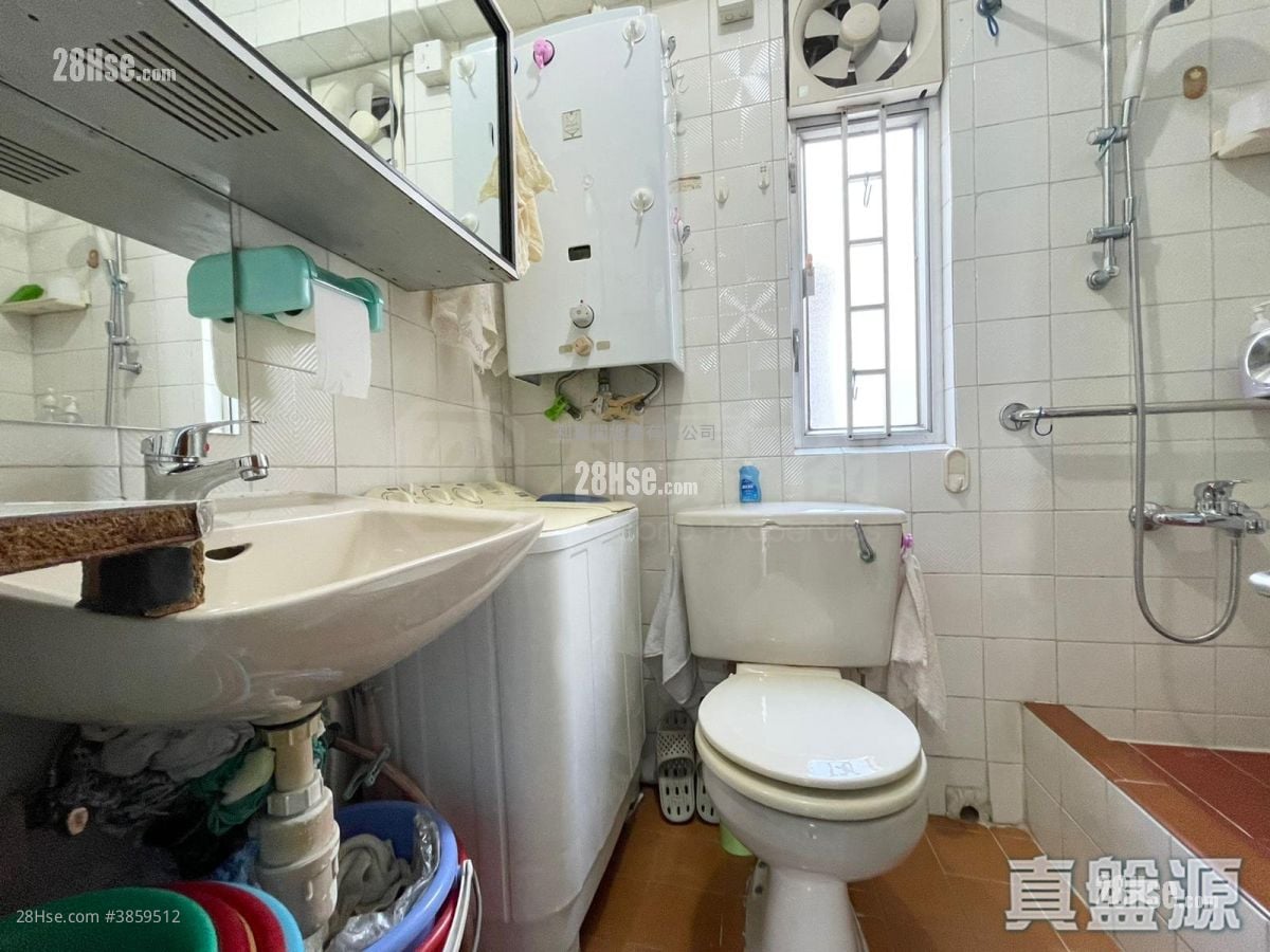 Kornhill Garden Sell 2 Bedrooms , 1 Bathroom 431 ft²