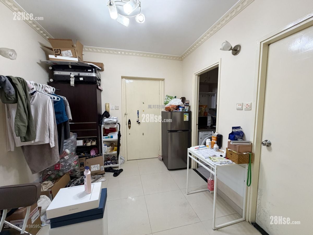Beautiful Garden Rental 2 Bedrooms , 1 Bathroom 293 ft²