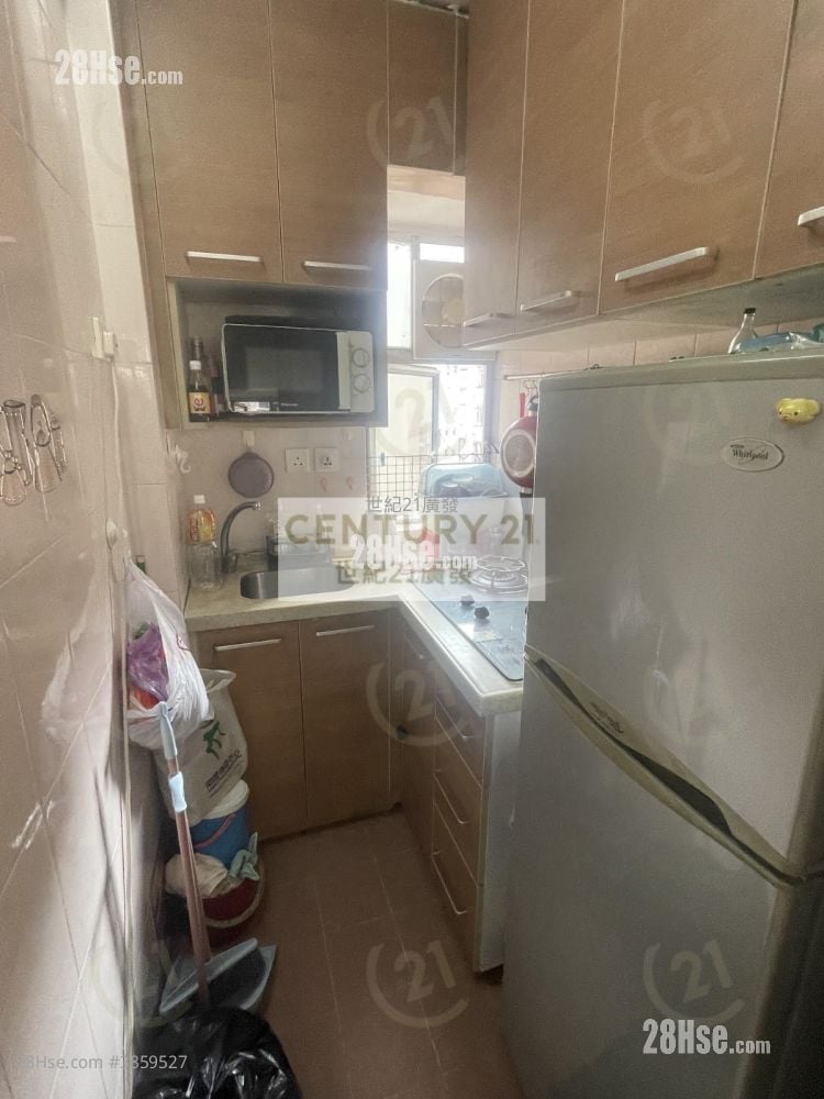 Po Hang Building Sell 2 Bedrooms , 1 Bathroom 367 ft²