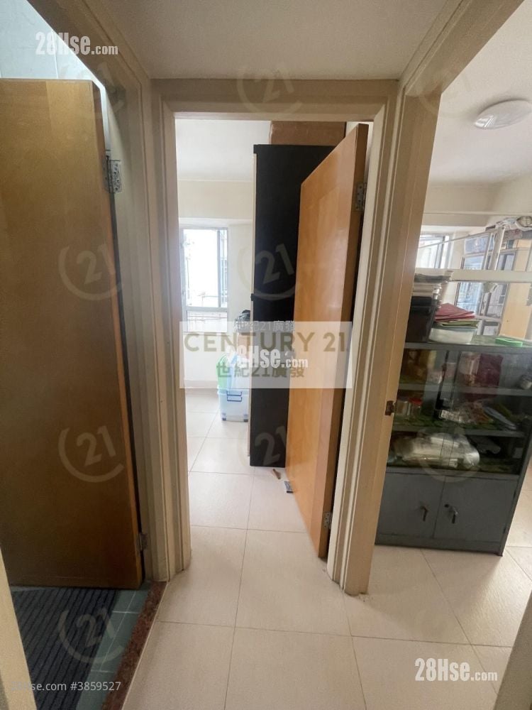 Po Hang Building Sell 2 Bedrooms , 1 Bathroom 367 ft²