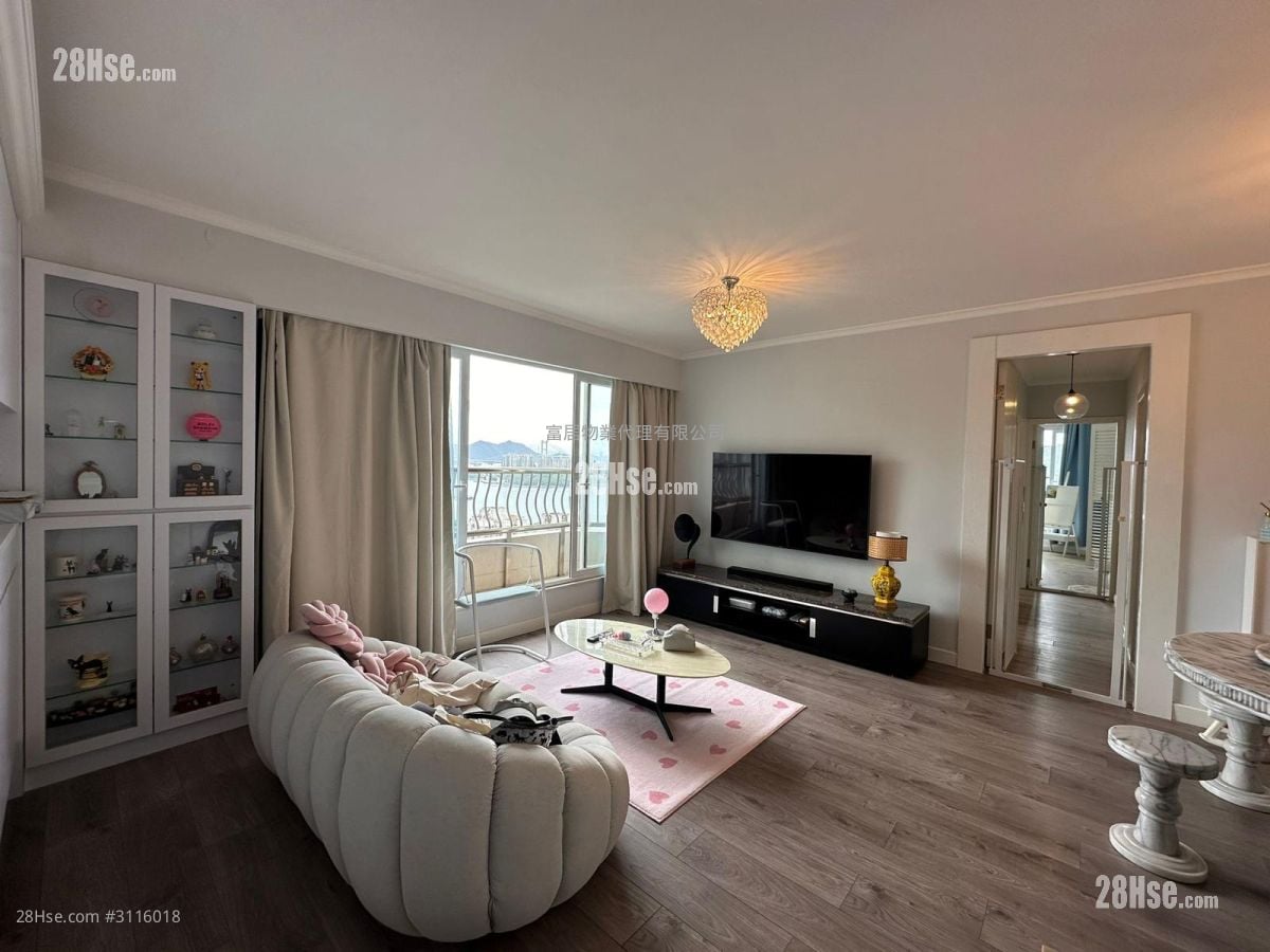 Hong Kong Garden Sell 3 Bedrooms , 2 Bathrooms 792 ft²