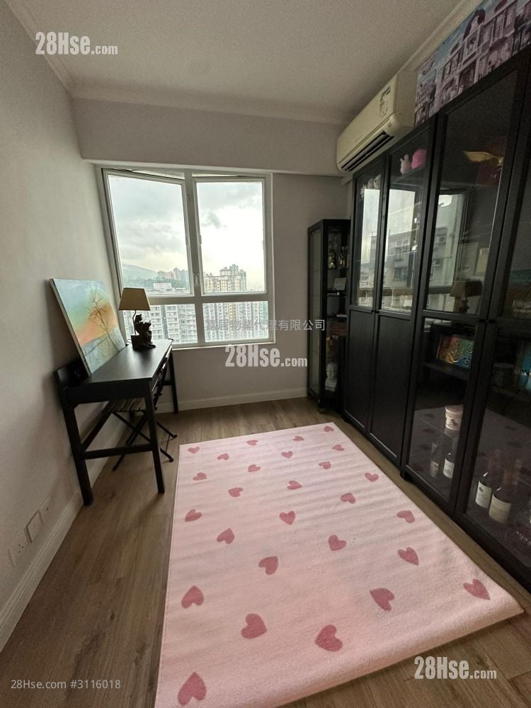Hong Kong Garden Sell 3 Bedrooms , 2 Bathrooms 792 ft²