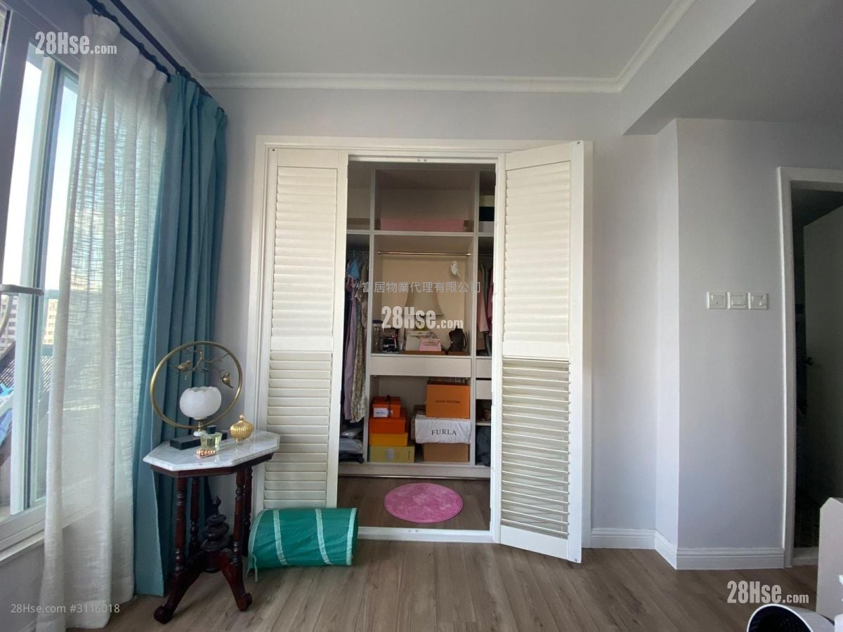 Hong Kong Garden Sell 3 Bedrooms , 2 Bathrooms 792 ft²