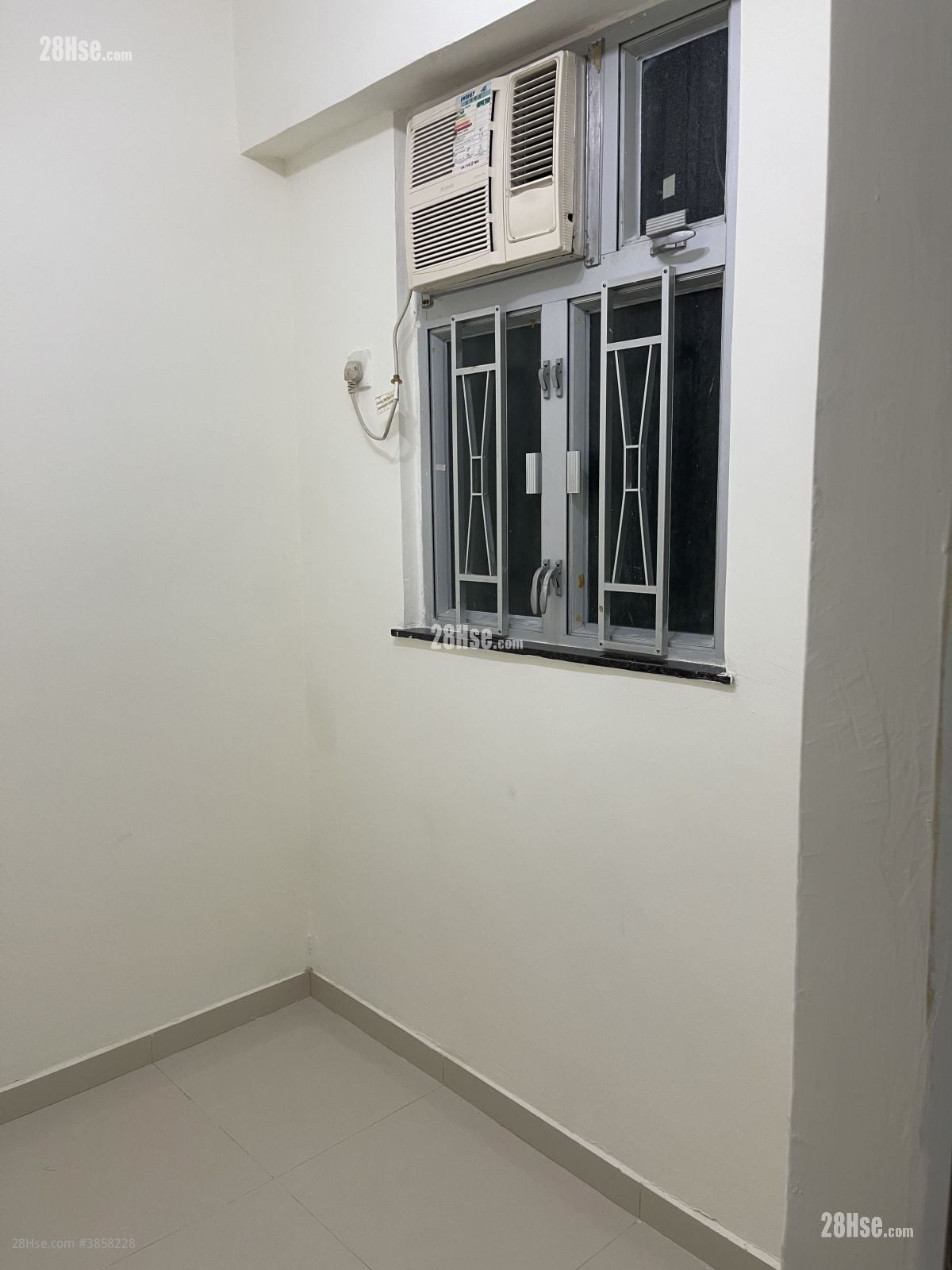 Tak Lee Building Rental 60 ft²