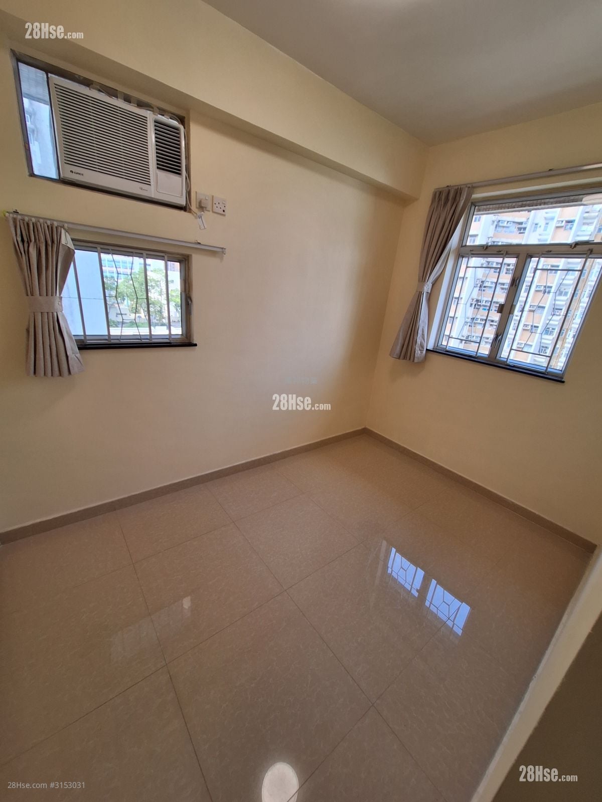 Eightland Gardens Sell 2 Bedrooms , 1 Bathroom 438 ft²