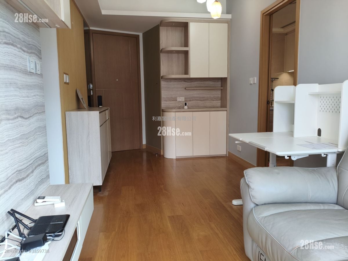 One Homantin Sell 2 Bedrooms , 1 Bathroom 493 ft²
