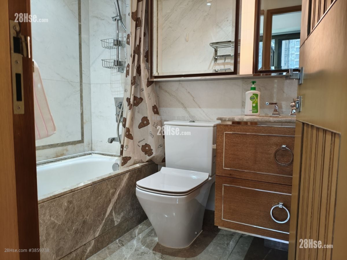 One Homantin Sell 2 Bedrooms , 1 Bathroom 493 ft²