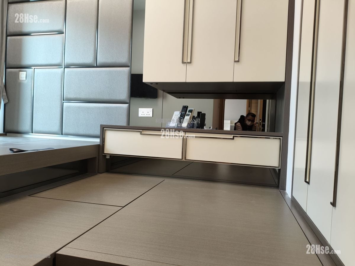One Homantin Sell 2 Bedrooms , 1 Bathroom 493 ft²