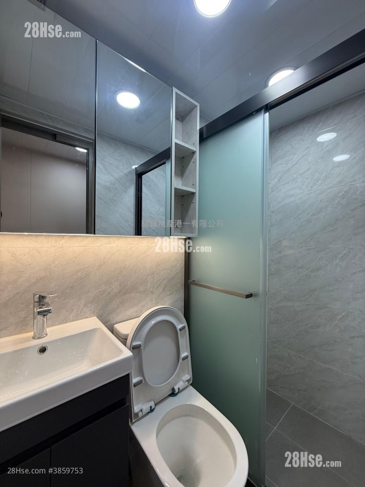 康樂大樓 租盤 1 浴室 180 平方呎