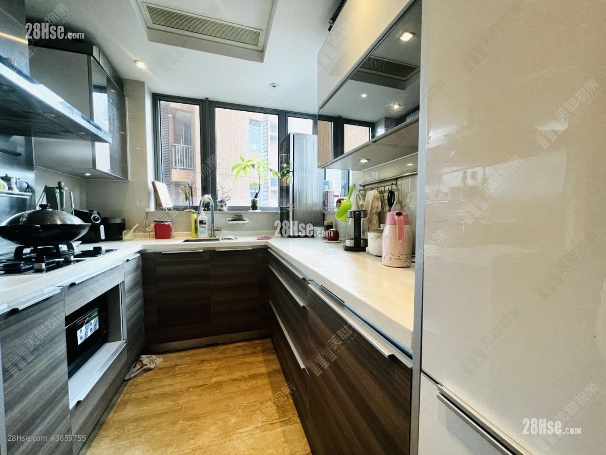 Mount One Sell 2 Bedrooms 846 ft²