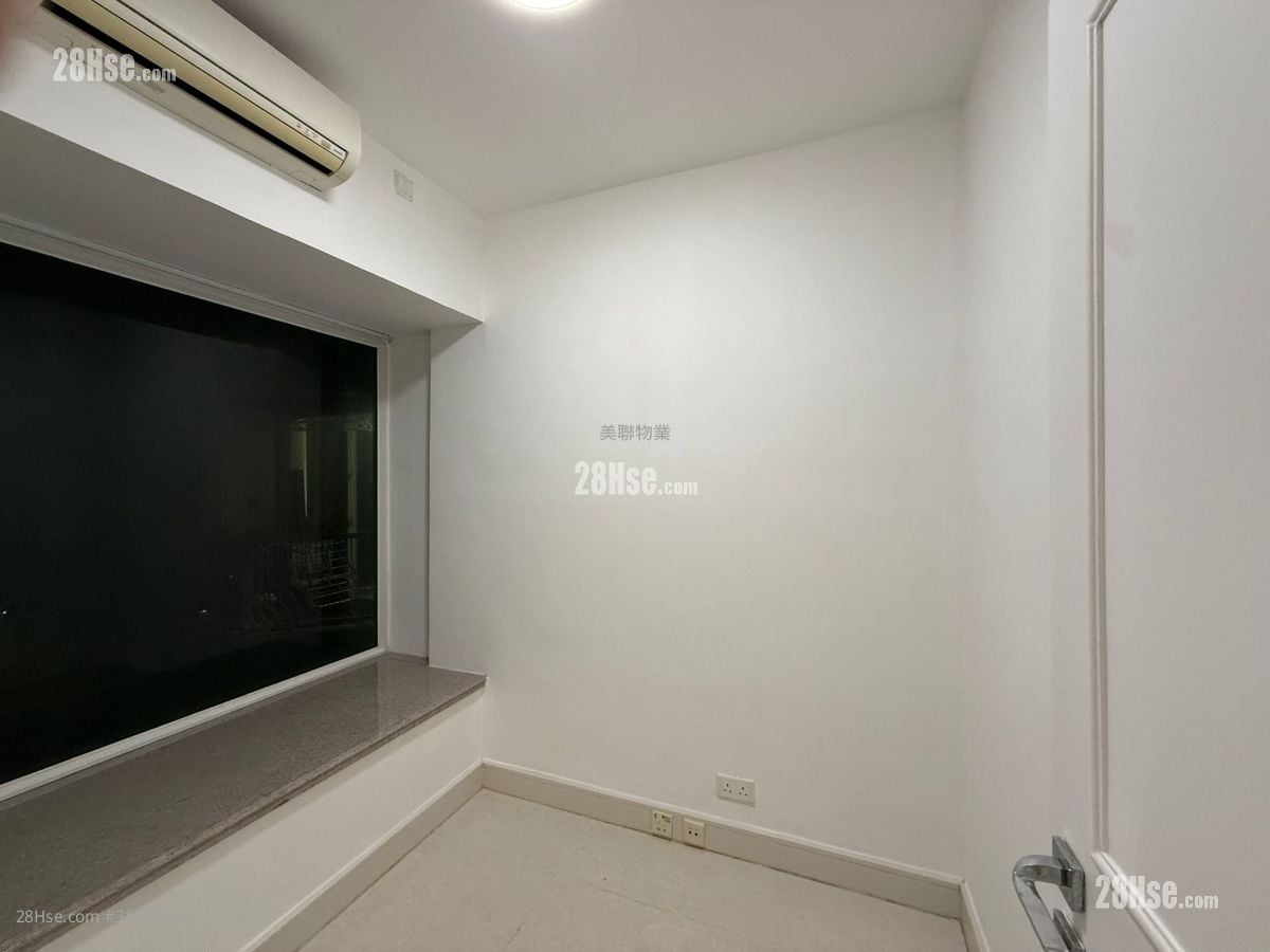 La Splendeur Of Le Prestige Sell 3 Bedrooms , 2 Bathrooms 676 ft²