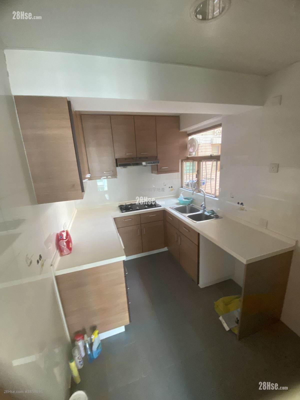 Classical Gardens Rental 3 Bedrooms 837 ft²
