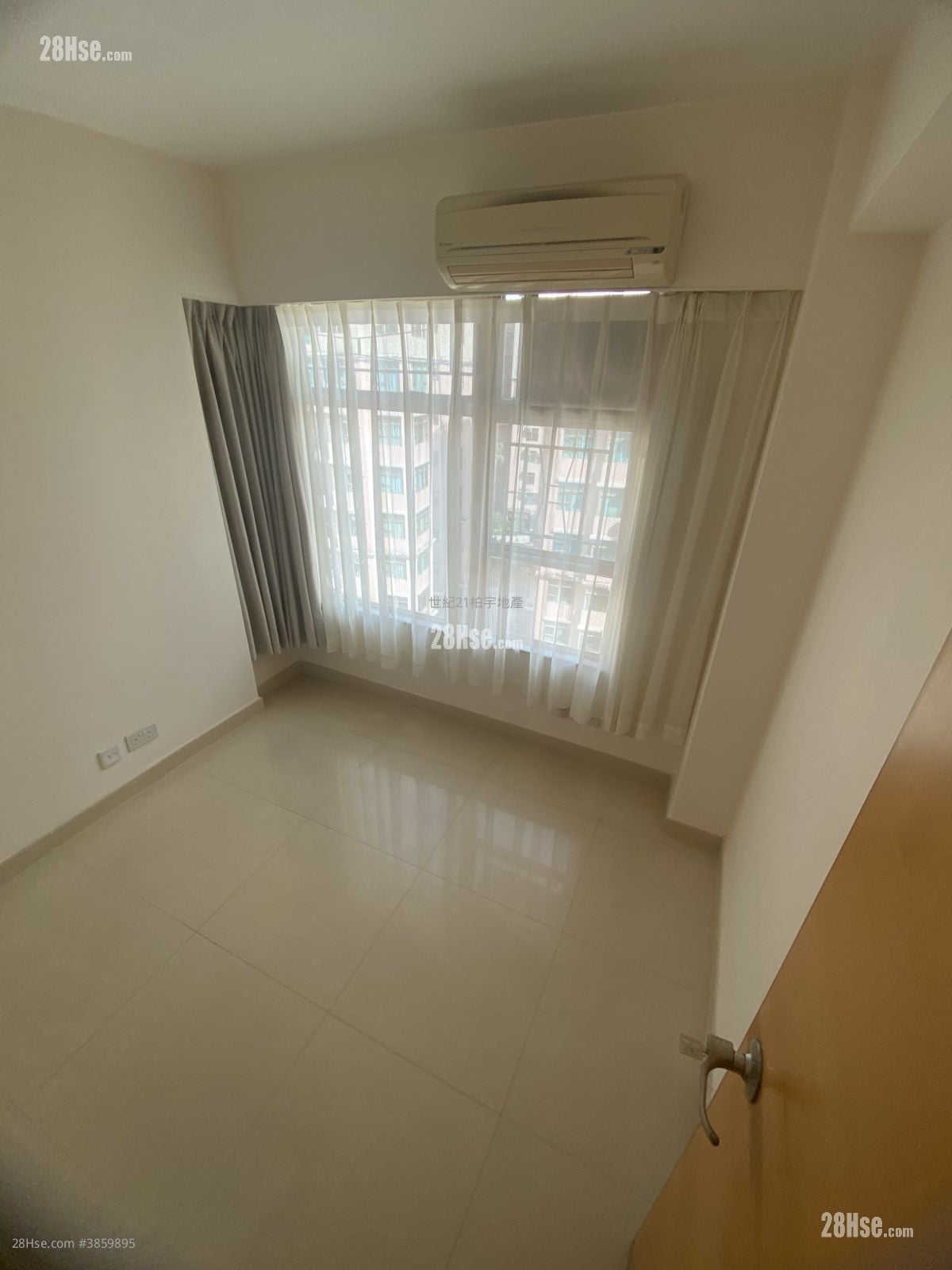 Classical Gardens Rental 3 Bedrooms 837 ft²