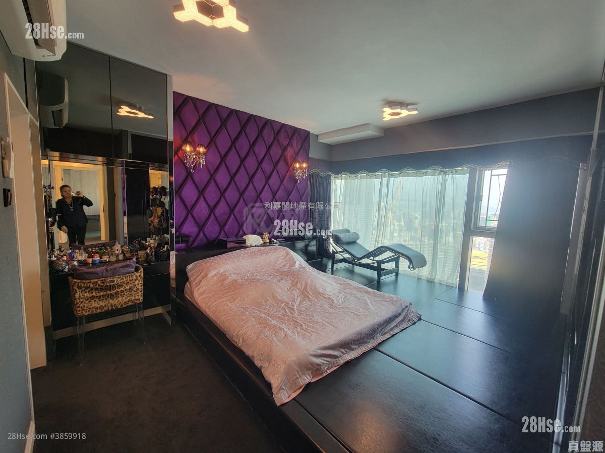The Waterfront Sell 4 Bedrooms , 4 Bathrooms 1,580 ft²