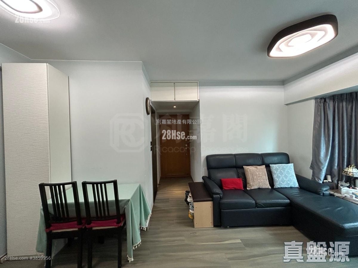 Metro City Sell 3 Bedrooms , 1 Bathroom 538 ft²
