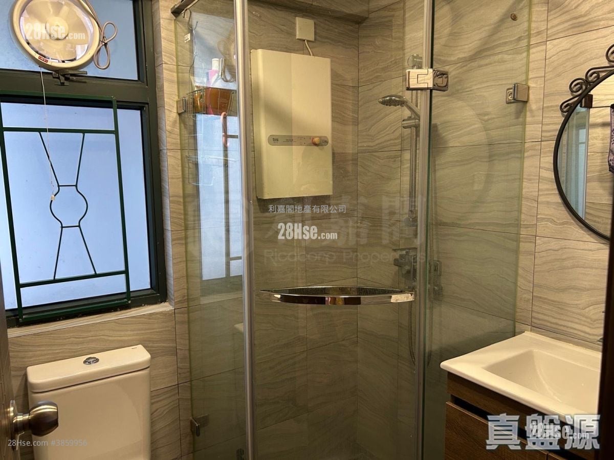 Metro City Sell 3 Bedrooms , 1 Bathroom 538 ft²