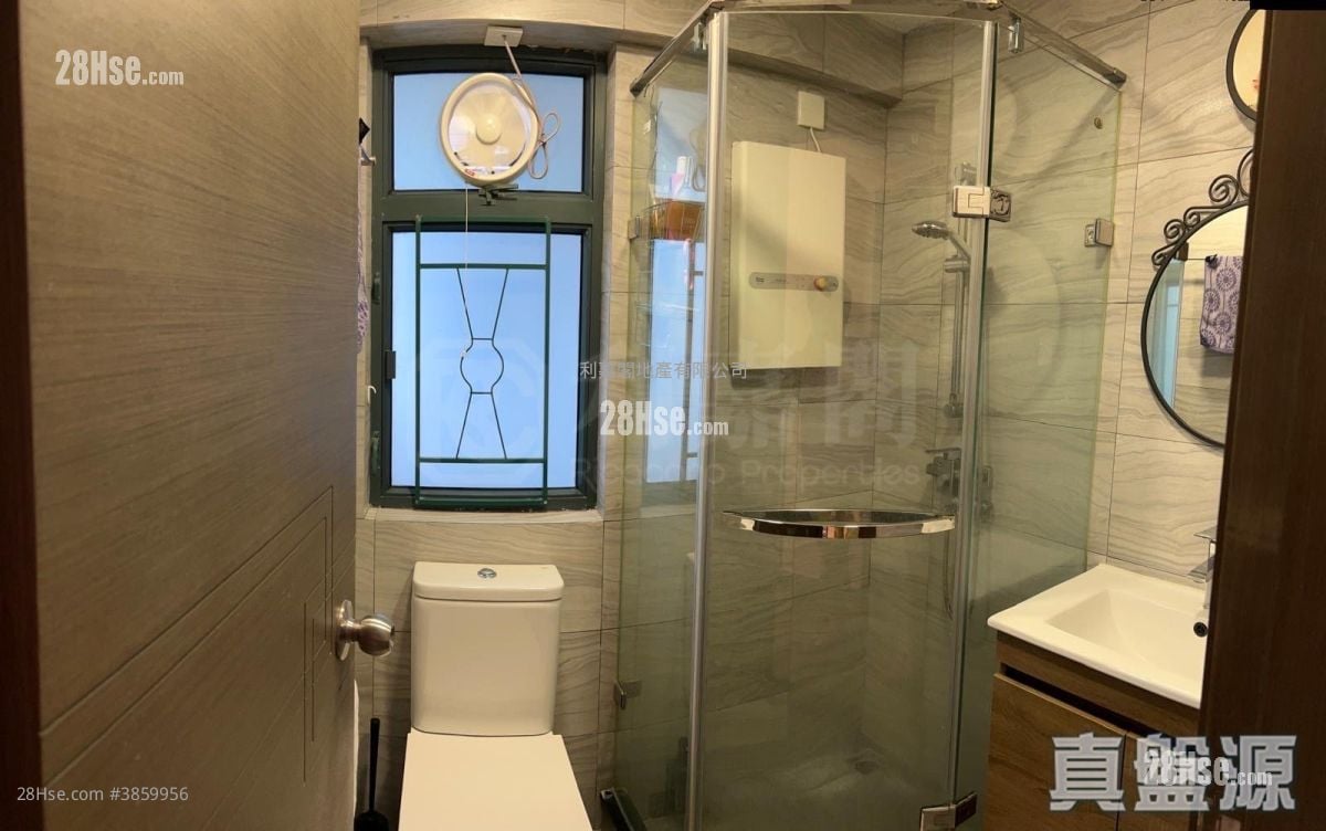 Metro City Sell 3 Bedrooms , 1 Bathroom 538 ft²
