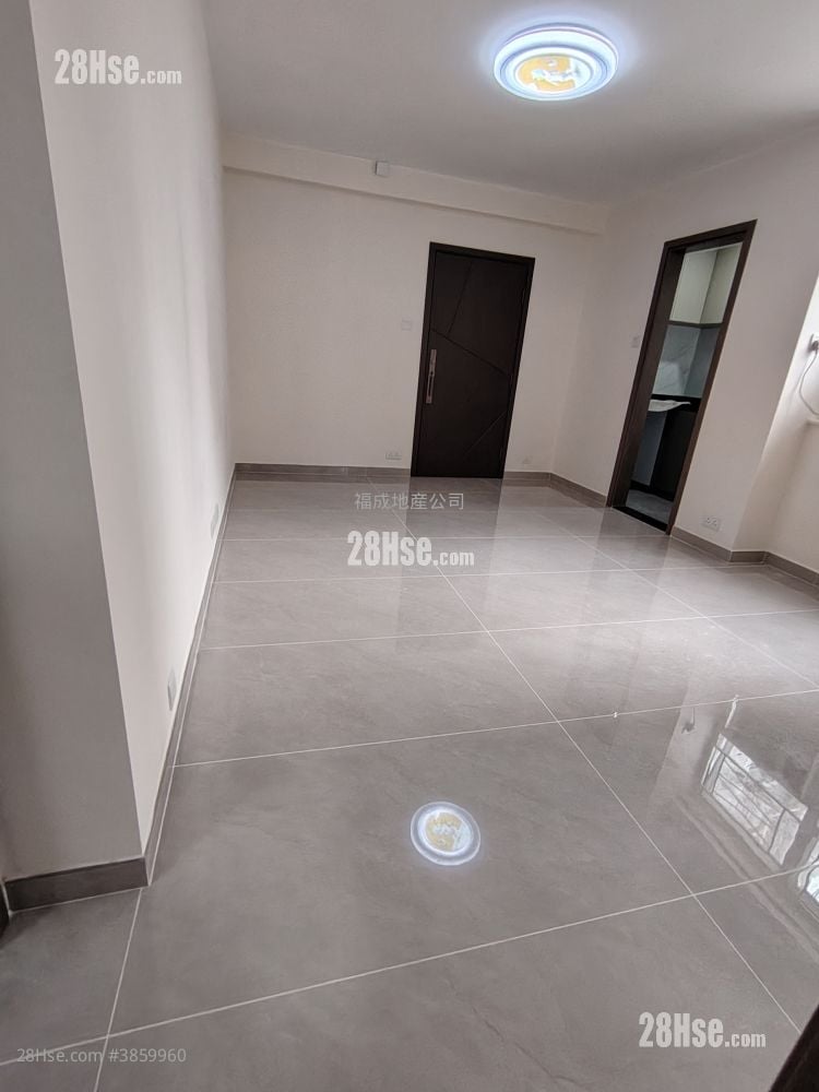 Wyler Gardens Sell 2 Bedrooms , 1 Bathroom 409 ft²