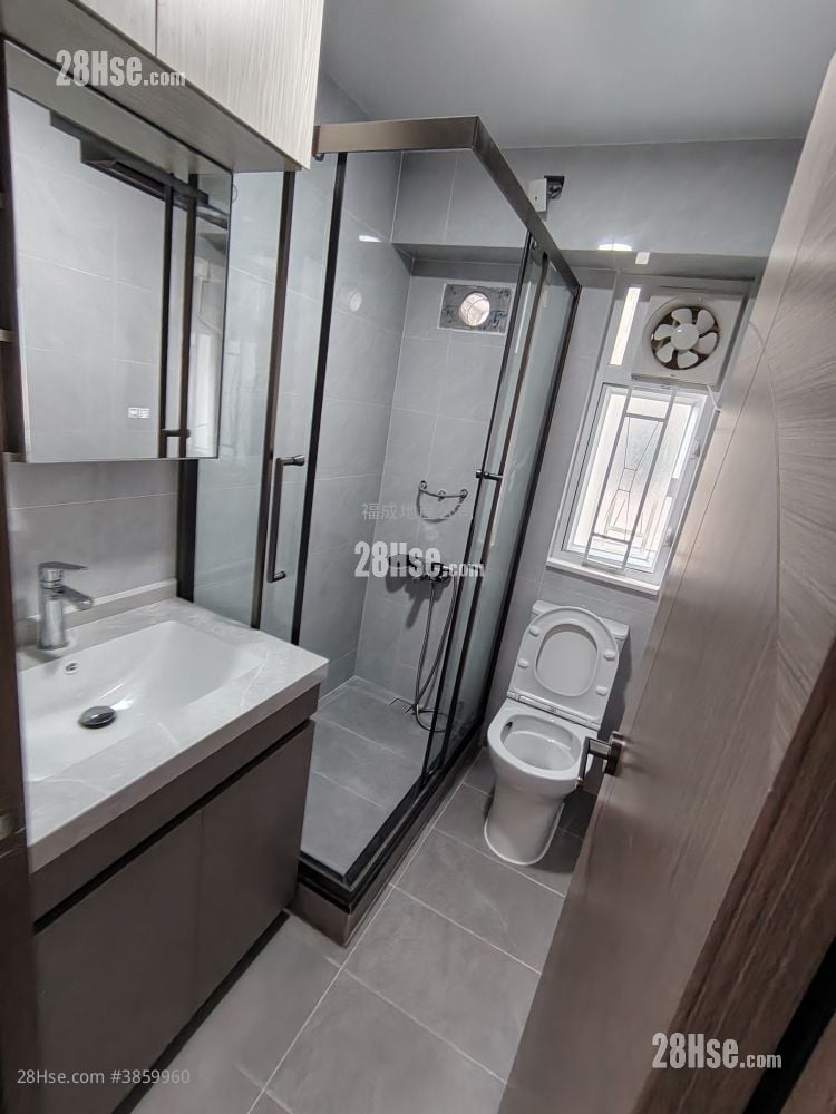 Wyler Gardens Sell 2 Bedrooms , 1 Bathroom 409 ft²