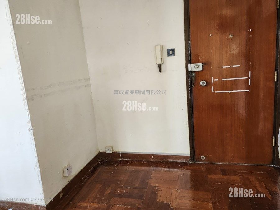 Tak Bo Garden Sell 382 ft²