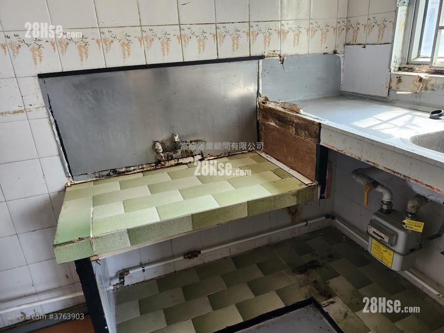 Tak Bo Garden Sell 382 ft²
