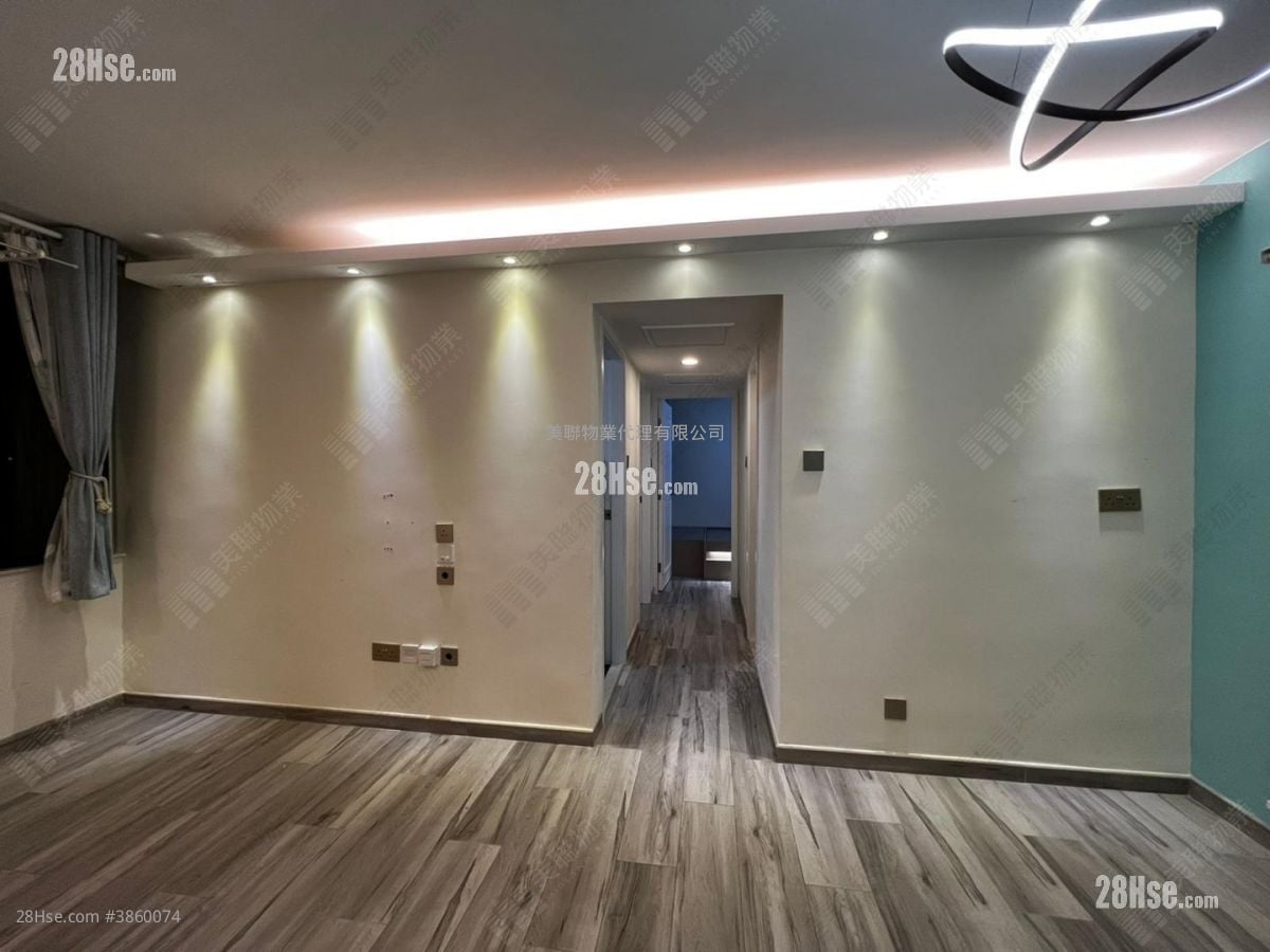 Luk Yeung Sun Chuen Sell 2 Bedrooms , 1 Bathroom 445 ft²