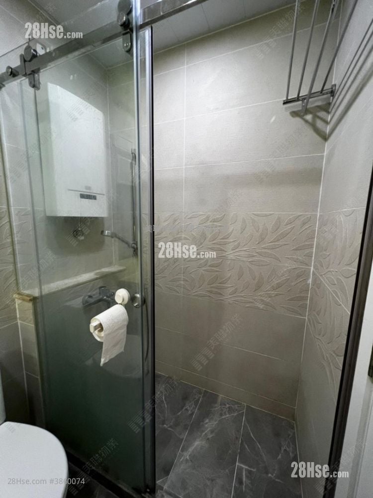 Luk Yeung Sun Chuen Sell 2 Bedrooms , 1 Bathroom 445 ft²
