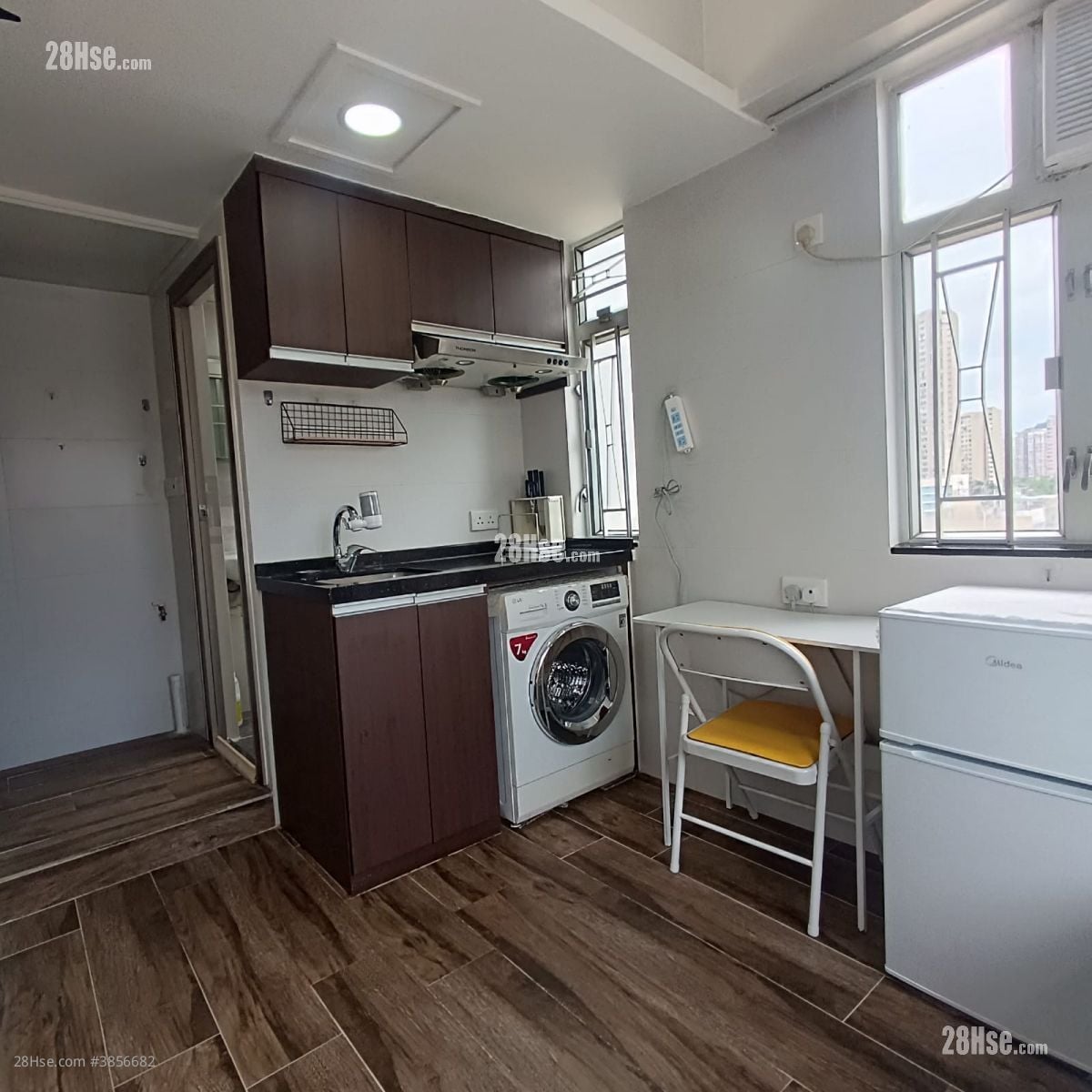 Wing Cheung Building Rental Studio , 1 Bathroom 140 ft²