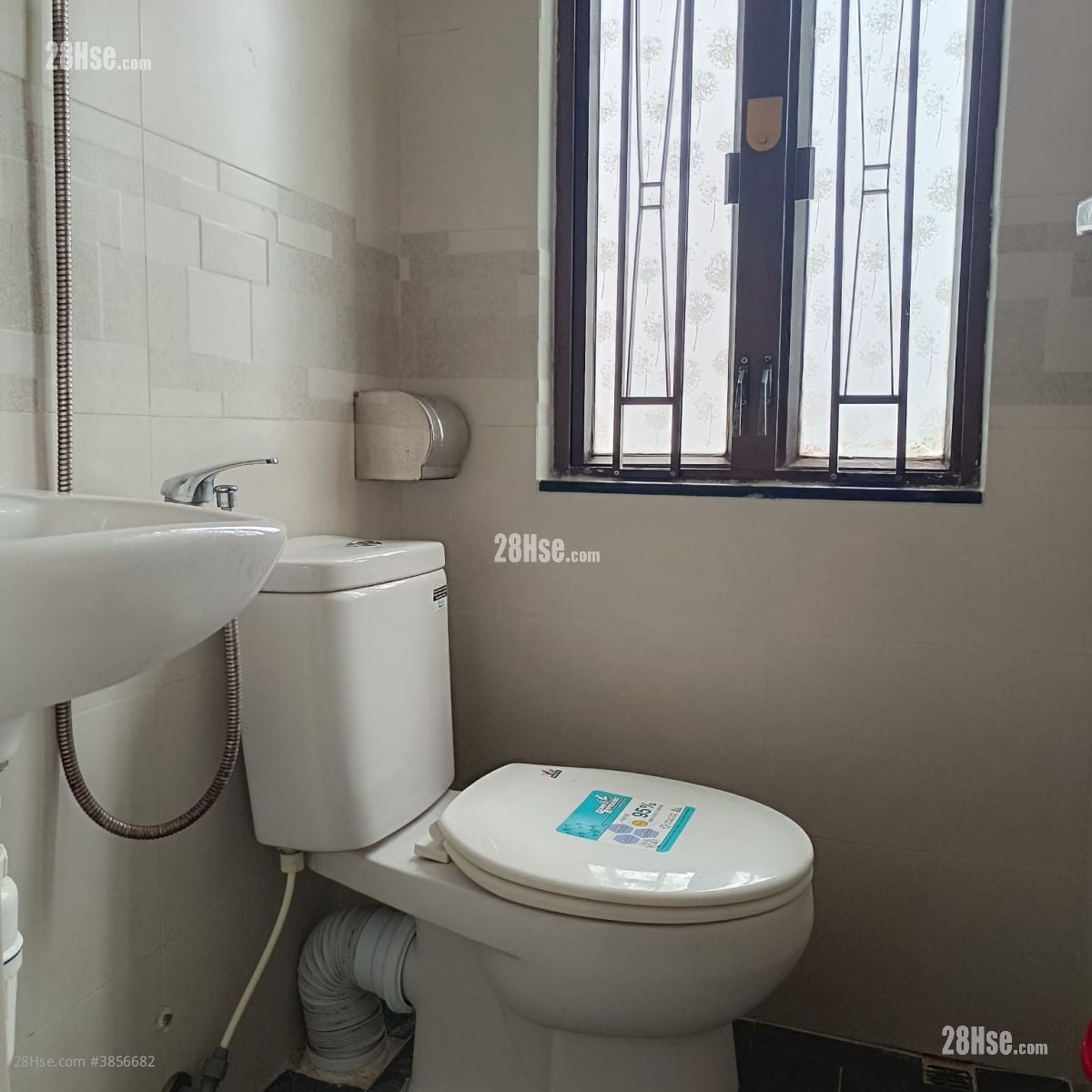 Wing Cheung Building Rental Studio , 1 Bathroom 140 ft²