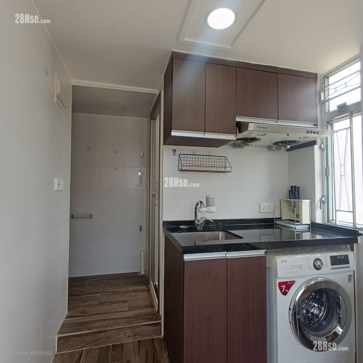 Wing Cheung Building Rental Studio , 1 Bathroom 140 ft²
