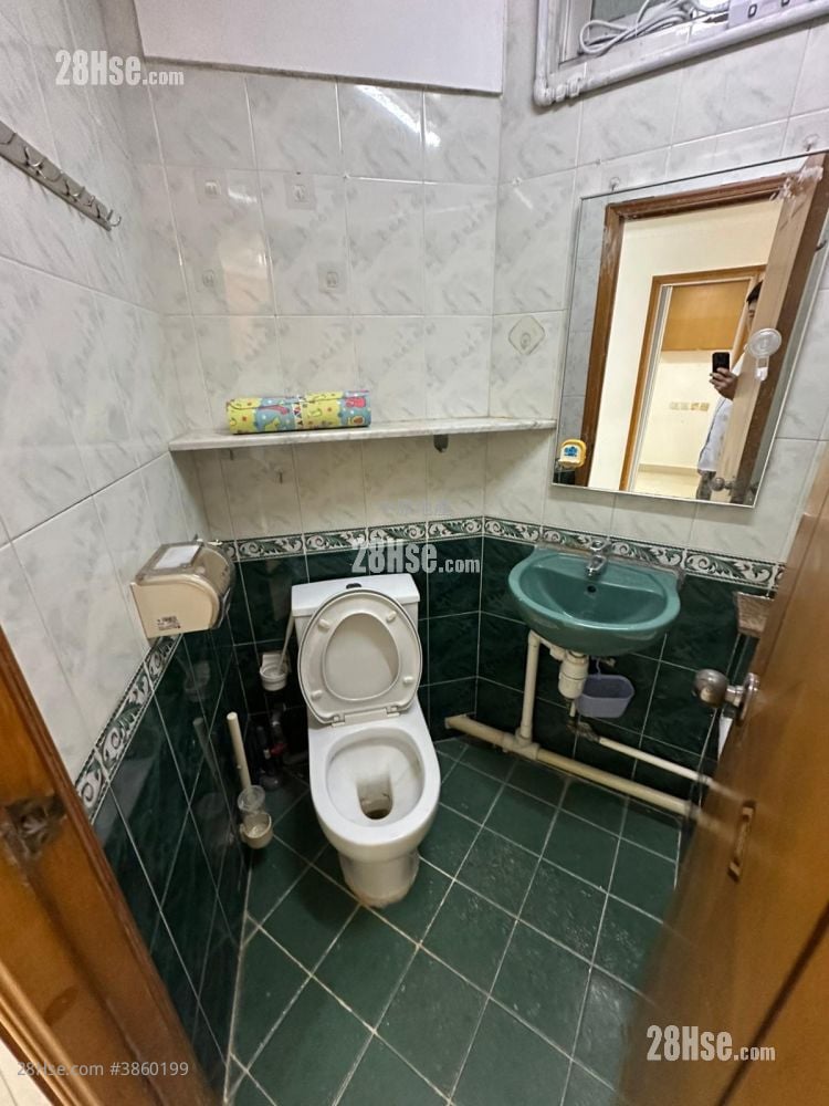 Cheung On Estate Sell 2 Bedrooms , 1 Bathroom 443 ft²