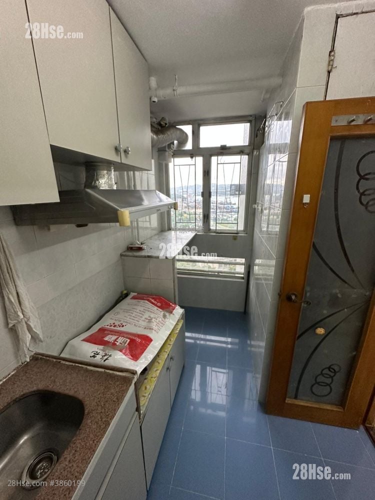 Cheung On Estate Sell 2 Bedrooms , 1 Bathroom 443 ft²