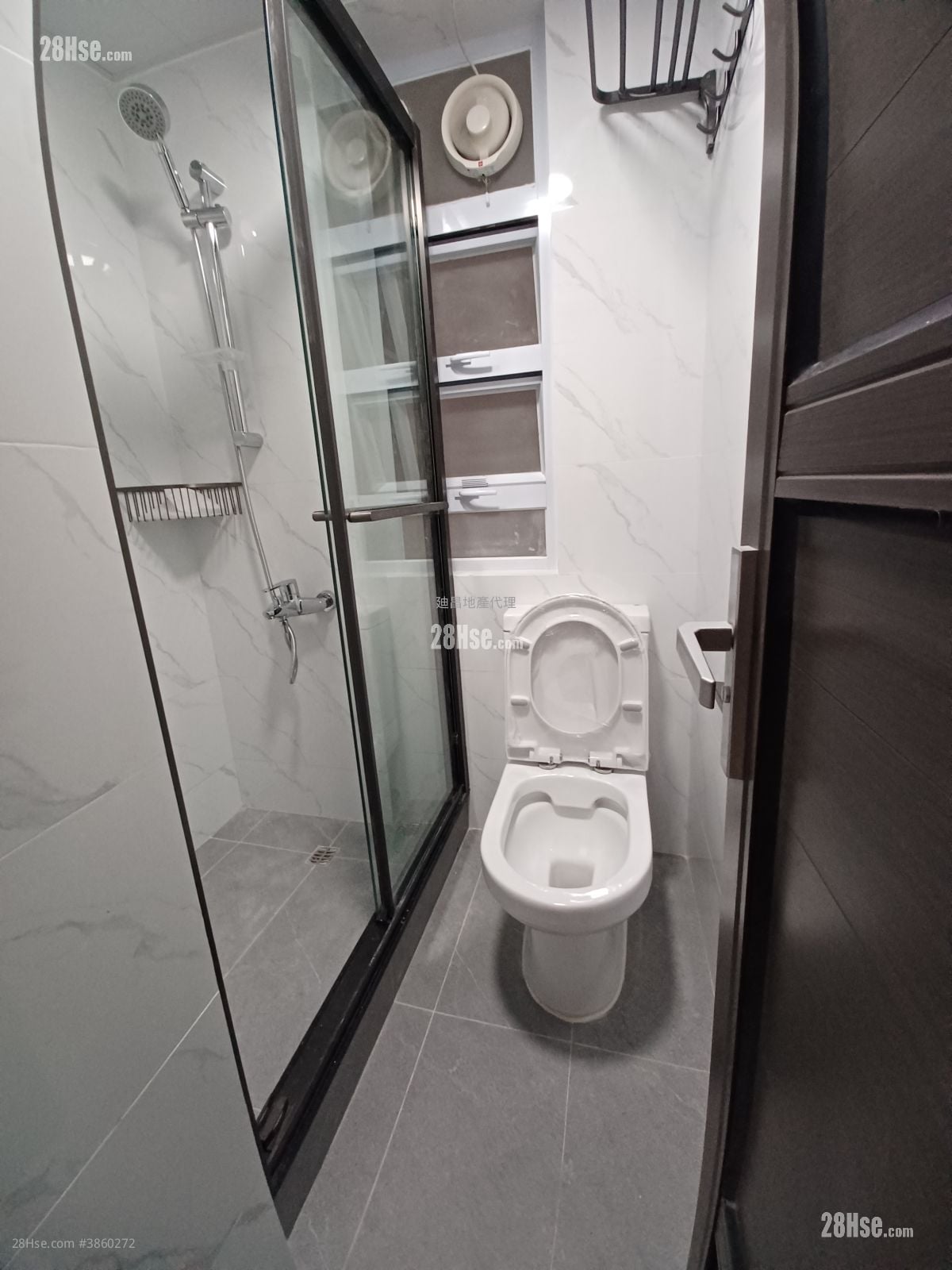Fairview Court Rental 3 Bedrooms , 2 Bathrooms 517 ft²