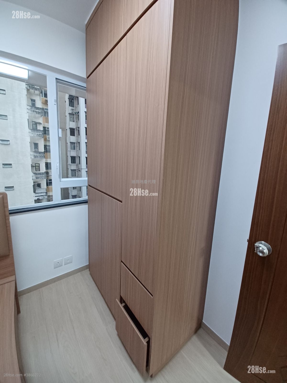 Fairview Court Rental 3 Bedrooms , 2 Bathrooms 517 ft²